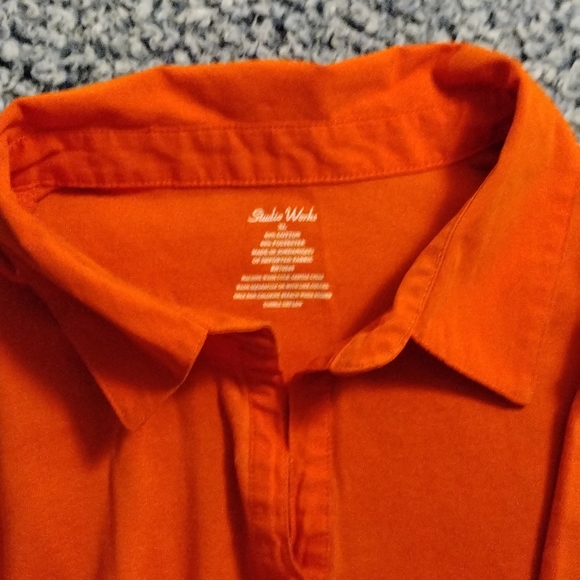 🌻5/$10 Women's Tee - Picture 5 of 5